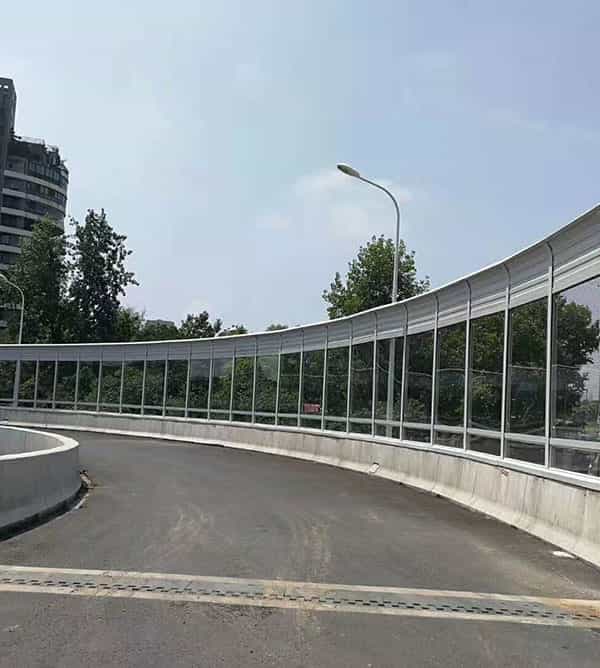 公路聲屏障