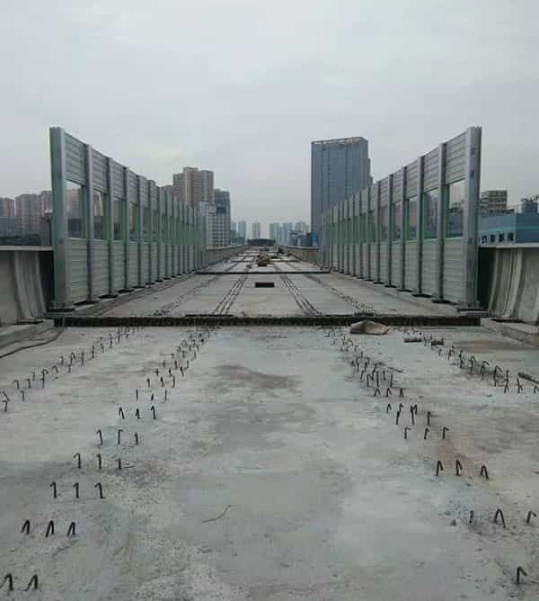 公路聲屏障